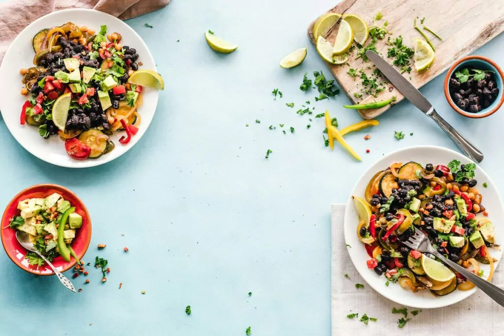 black bean and veggie bowls